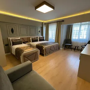 Azra Sultan & Istambul